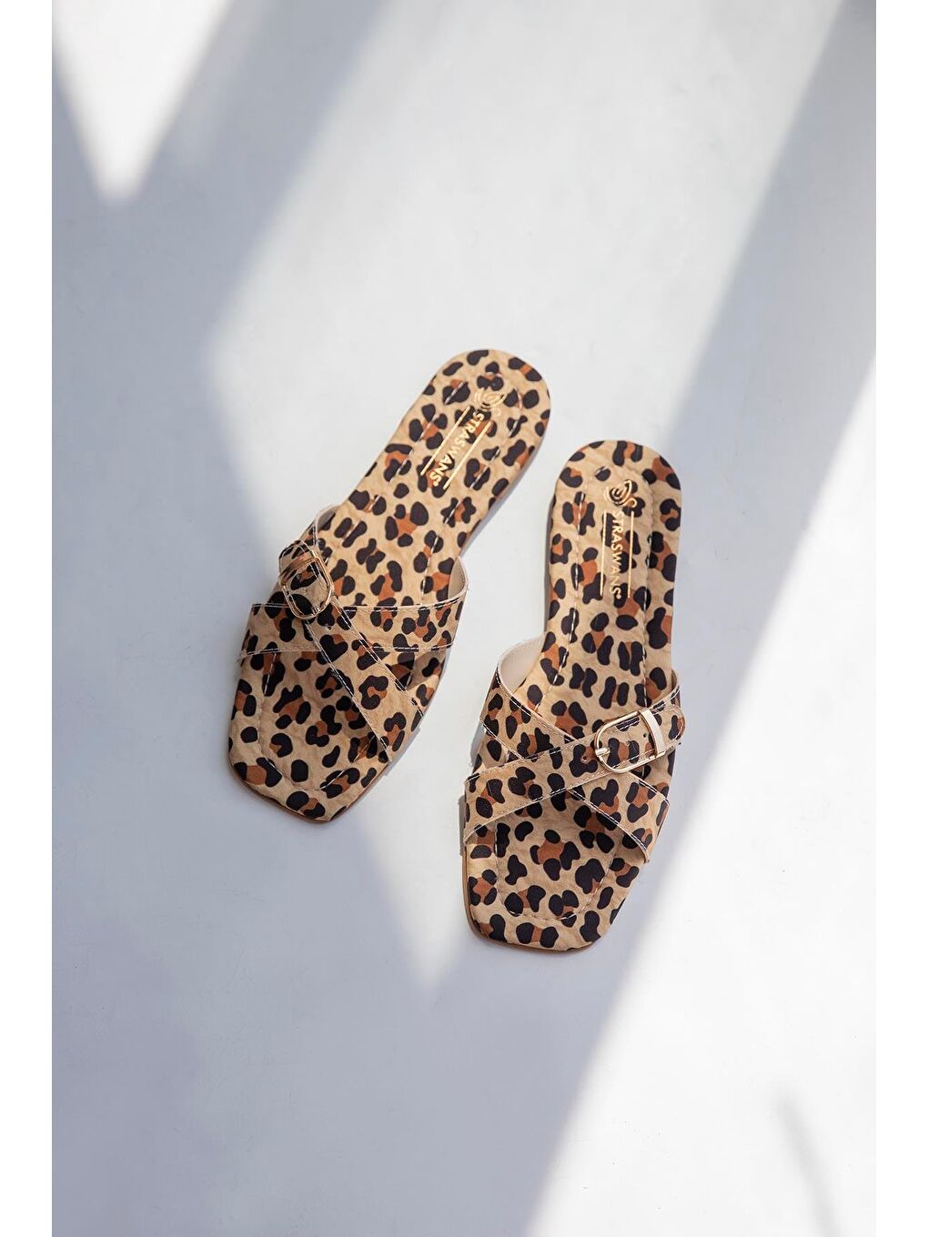 Kahverengi Platte  Kadın  Günlük Kumaş Terlik Leopar-1