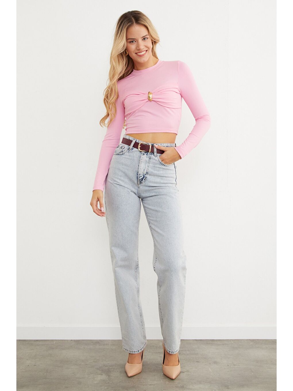 Pembe Önü Düğümlü Toka Aksesuarlı Bluz-1