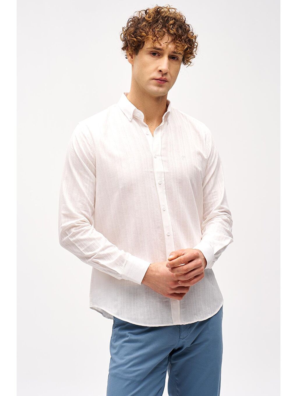 Beyaz Dynamic Fit  Düğmeli Yaka Çizgili Uzun Kollu Cepsiz %100 Pamuk Gömlek-2