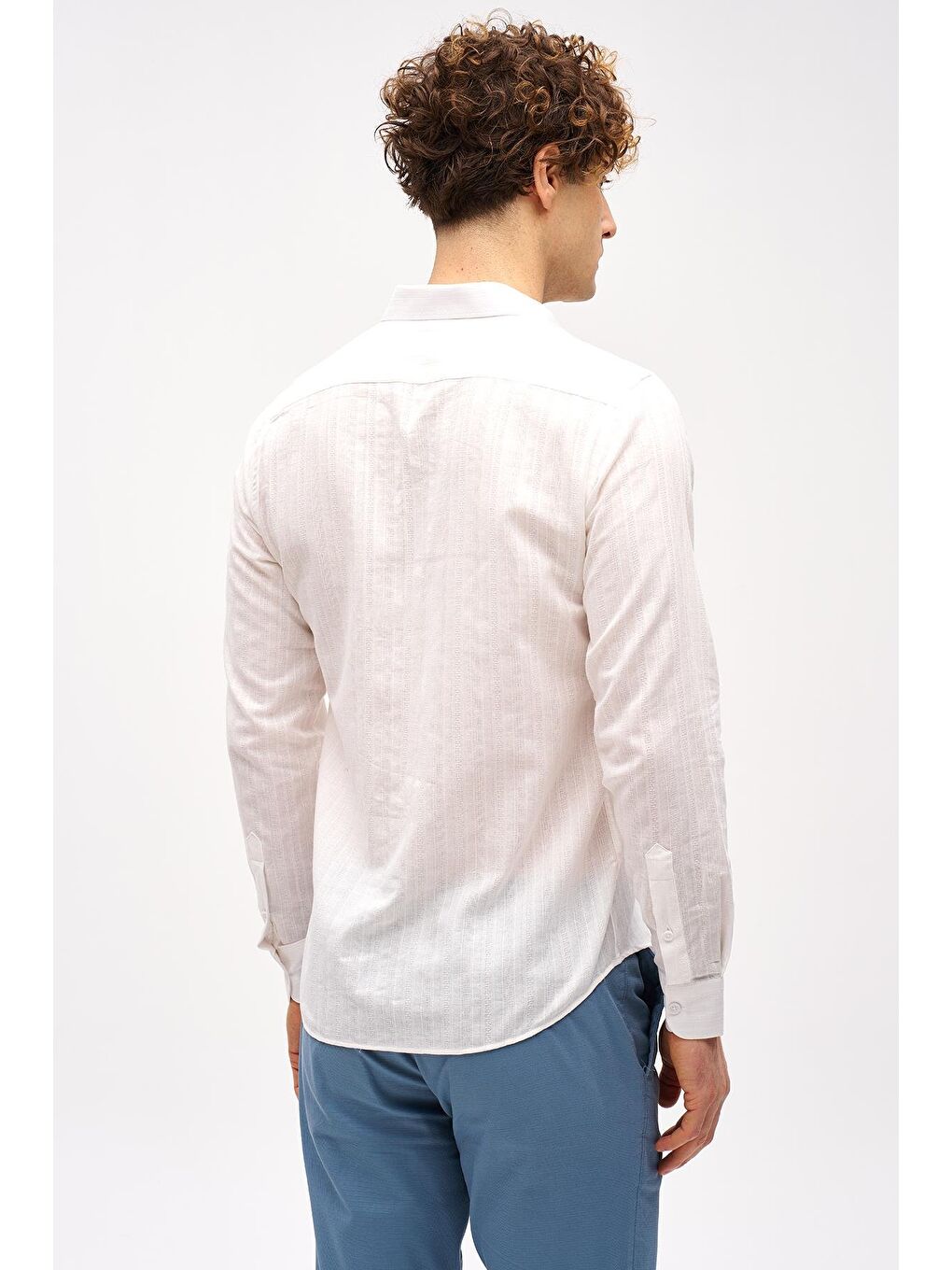 Beyaz Dynamic Fit  Düğmeli Yaka Çizgili Uzun Kollu Cepsiz %100 Pamuk Gömlek-4