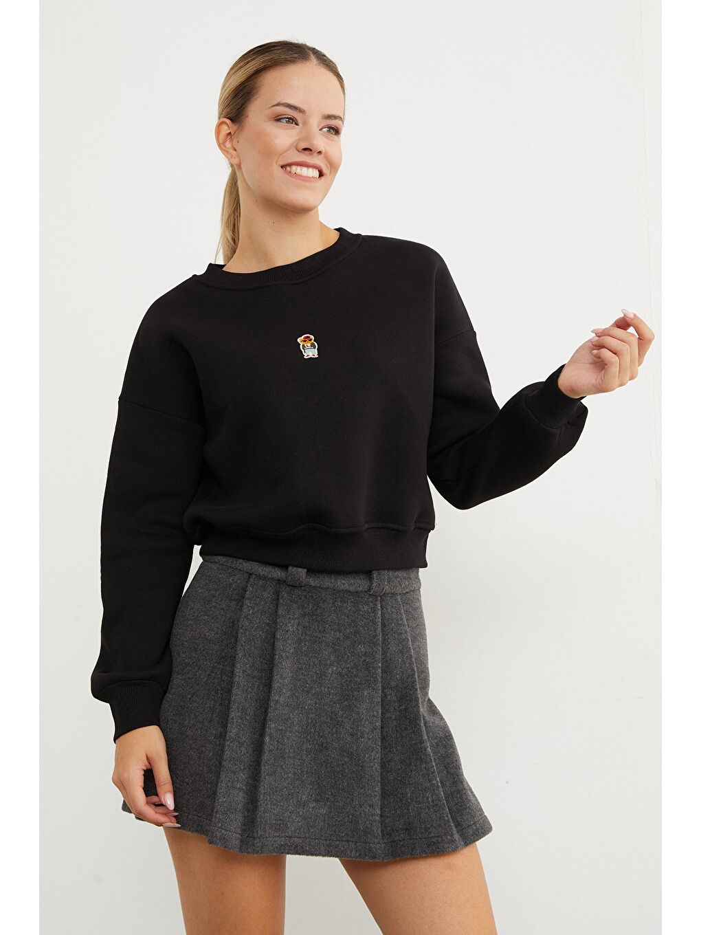 Siyah 3 İplik Ayıcık Nakışlı Bisiklet Yaka Sweatshirt