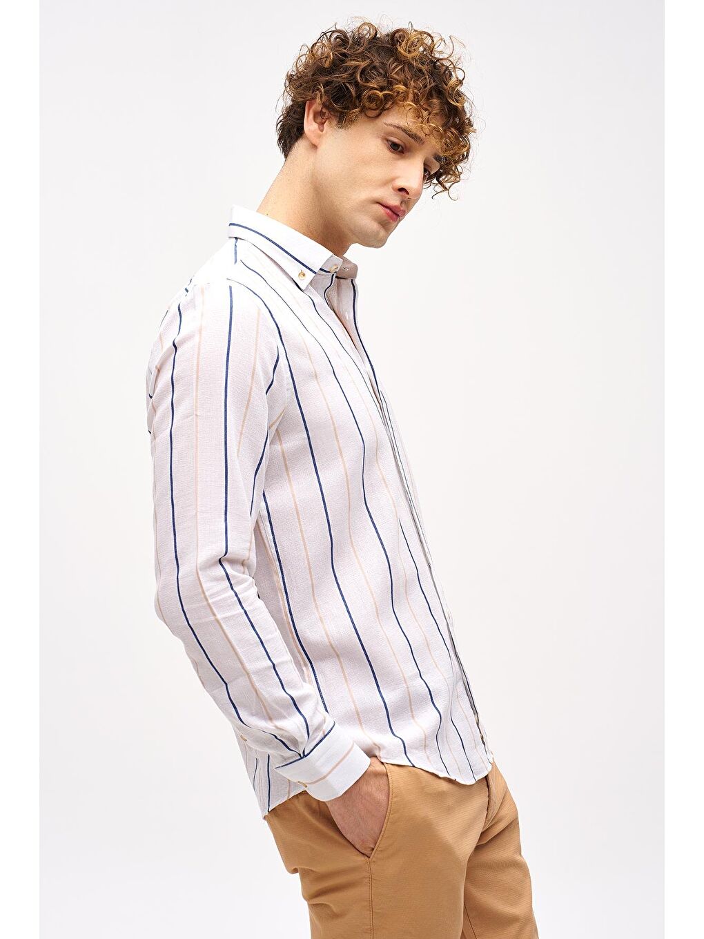 Erkek Beyaz Dynamic Fit Düğmeli Yaka Gömlek-3