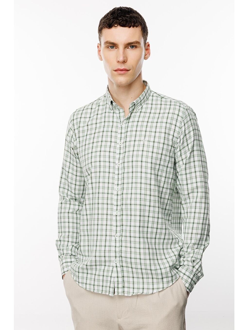 Açık Yeşil Dynamic Fit  Düğmeli Yaka Ekose Uzun Kollu Cepsiz Pamuklu Gömlek-3