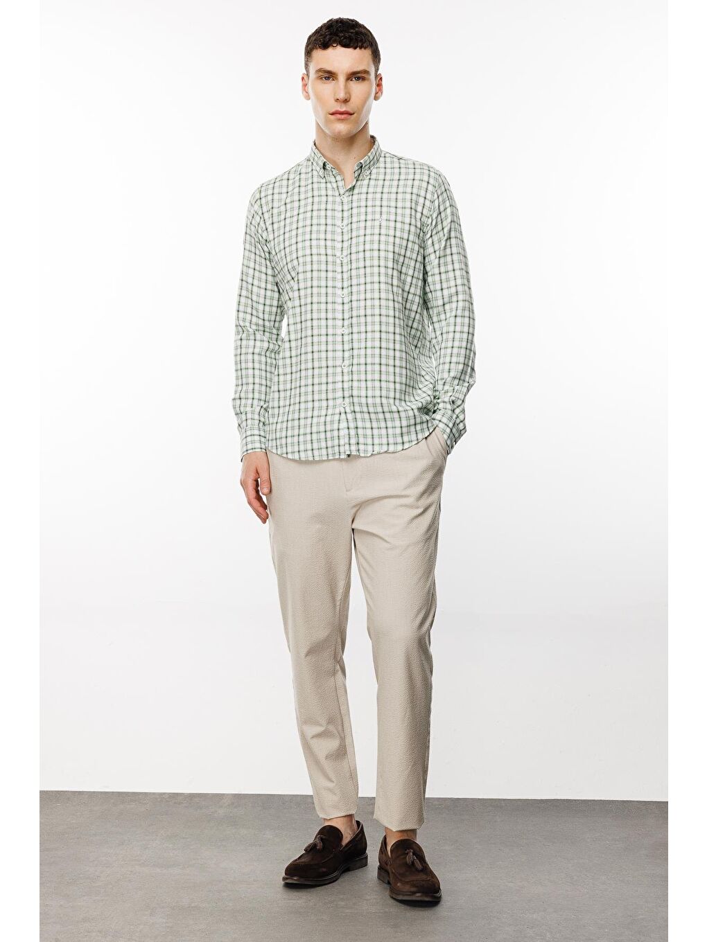 Açık Yeşil Dynamic Fit  Düğmeli Yaka Ekose Uzun Kollu Cepsiz Pamuklu Gömlek-5