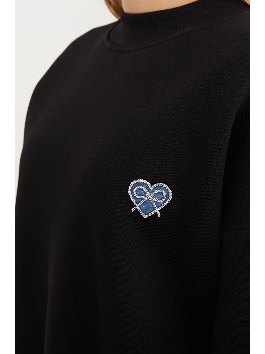 Siyah 3 İplik Kurdele Taş İşlemeli Oversize Sweatshirt-4