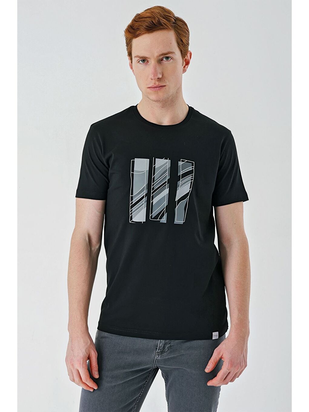 Siyah Baskılı Bez Ayağı Bisiklet Yaka %100 Pamuk Casual Slim Fit Dar Kesim Tişört 1011240165