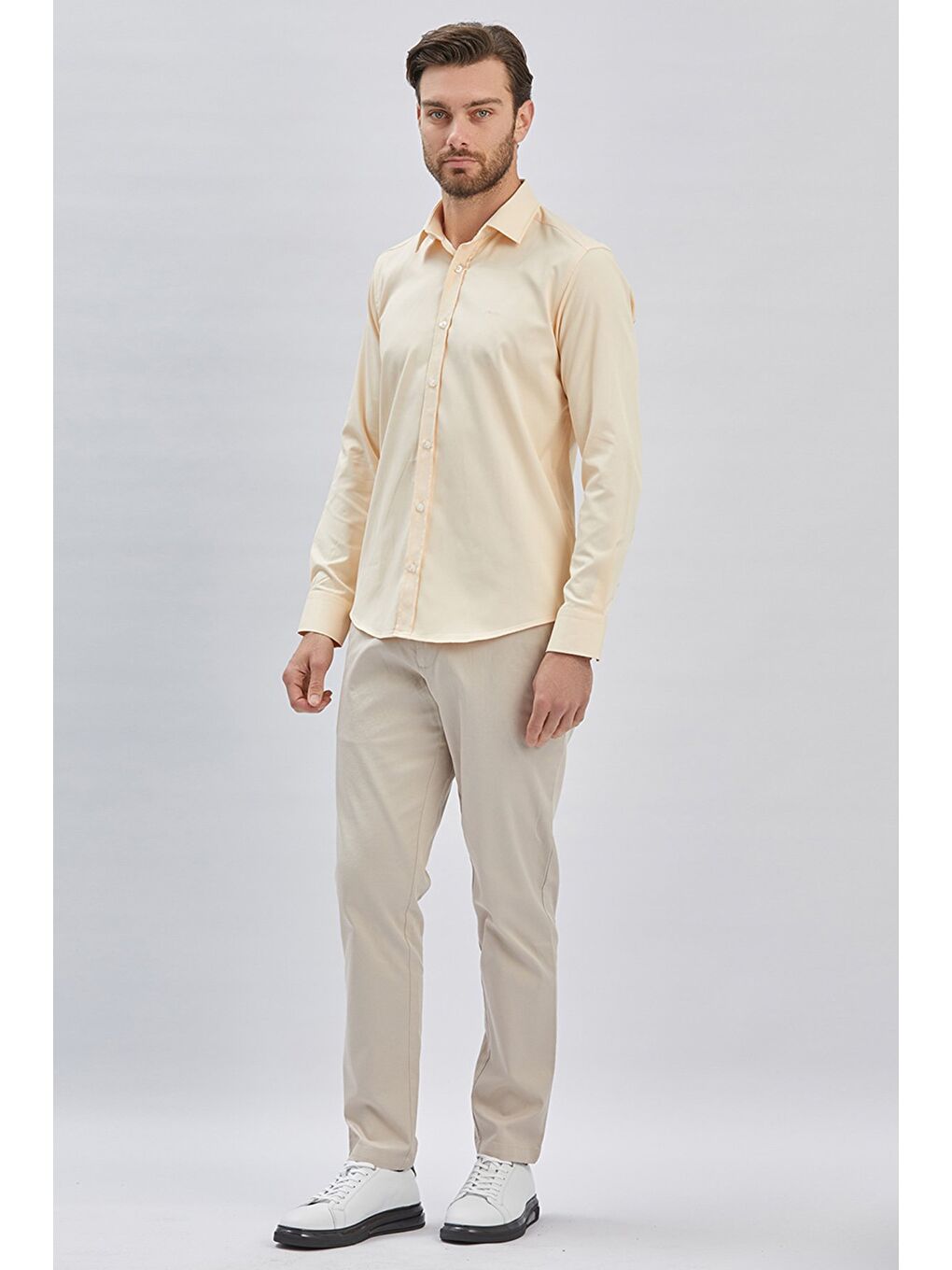 Açık Bej Uzun Kollu Sert Yaka Cepsiz Pamuklu Elastanlı Klasik Slim Fit Dar Kesim Gömlek 1004240234-1