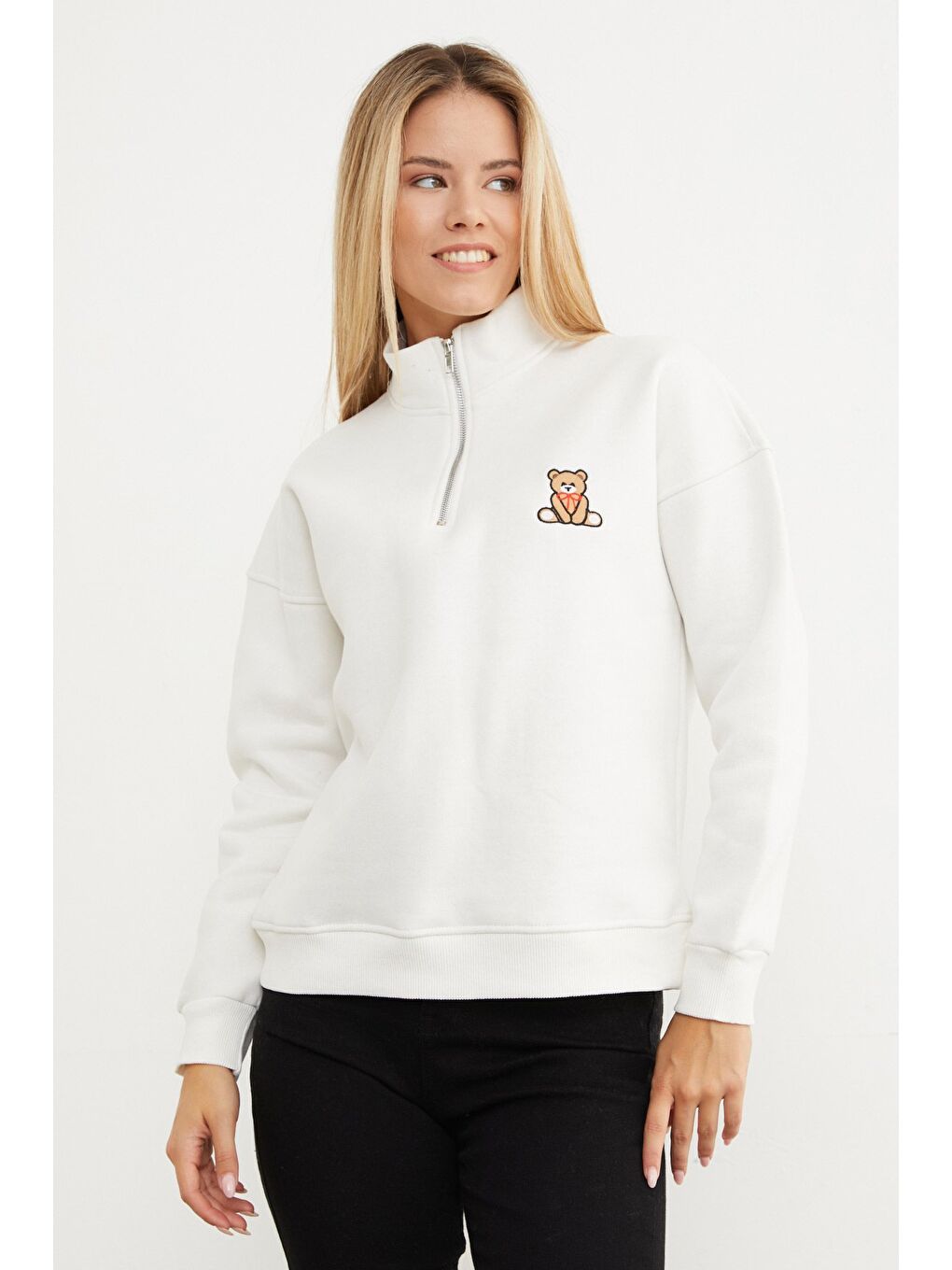 Ekru 3 İplik Ayıcık Nakışlı Yarım Fermuarlı Sweatshirt