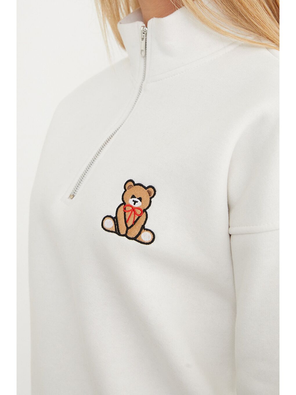 Ekru 3 İplik Ayıcık Nakışlı Yarım Fermuarlı Sweatshirt-4