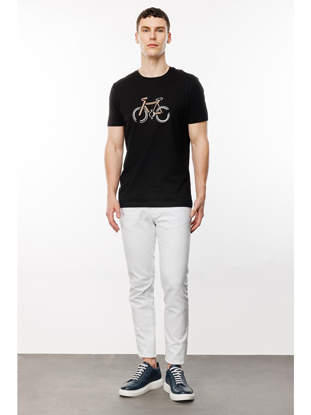 Siyah Standart Fit Dar Kalıp Bisiklet Yaka Baskılı Kısa Kollu  %100 Pamuk Tişört-5