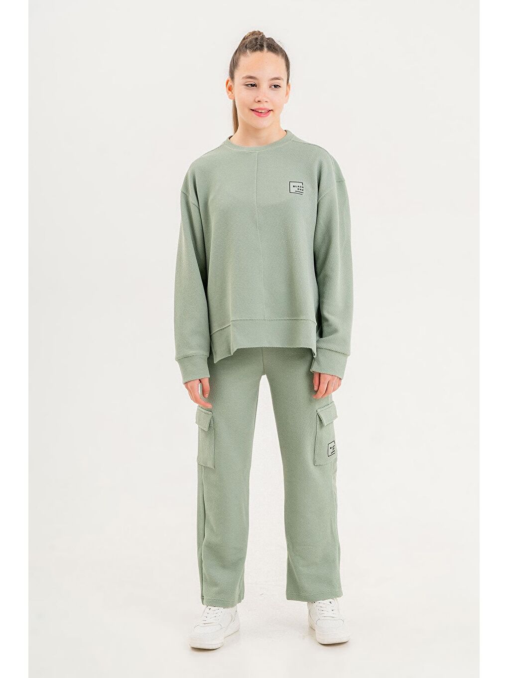 Yeşil Bisiklet Yaka Kız Çocuk Yırtmaç Detaylı Kargo Cepli Eşofman Takımı