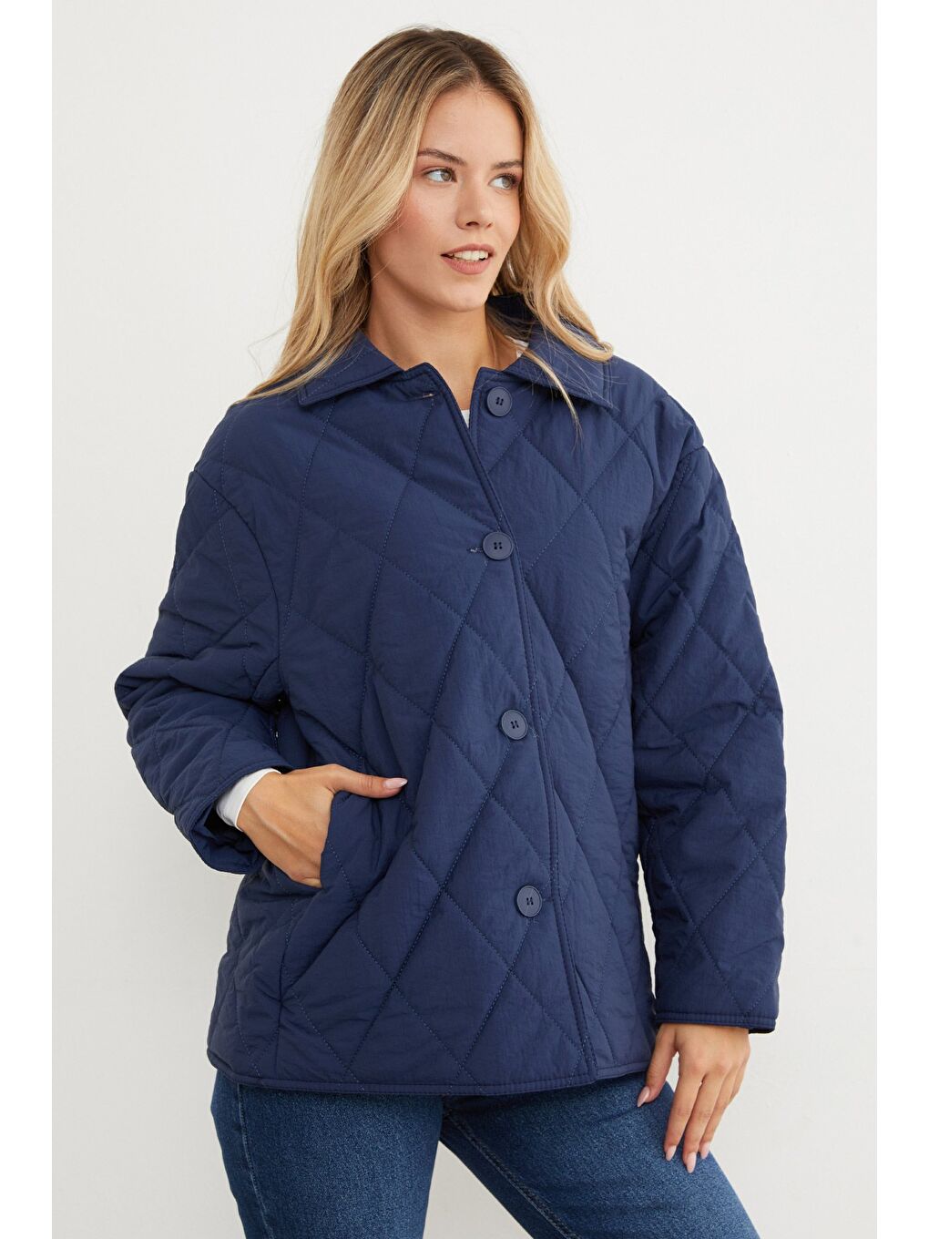 Lacivert Baklava Desen Kapitone Oversize Düğmeli Mont-4