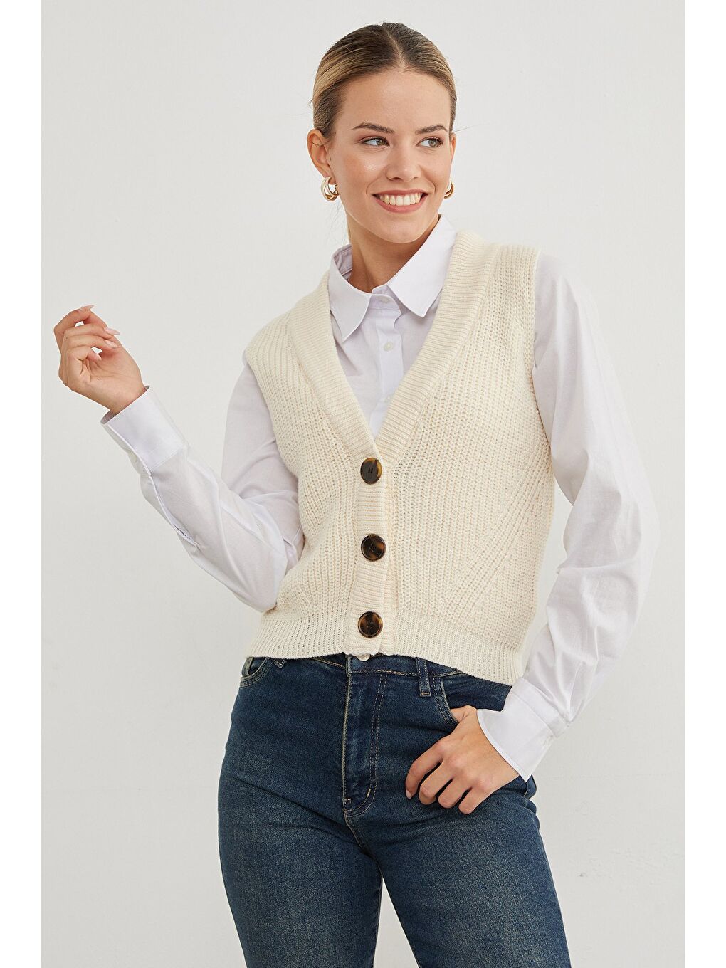 Ekru Düğmeli Triko Yelek-2