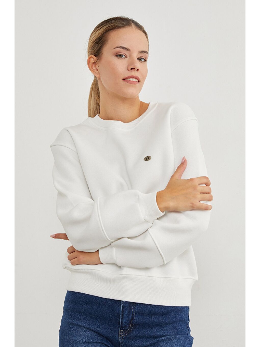 Beyaz 3 İplik Metal Aksesuar Detaylı Sweatshirt-2