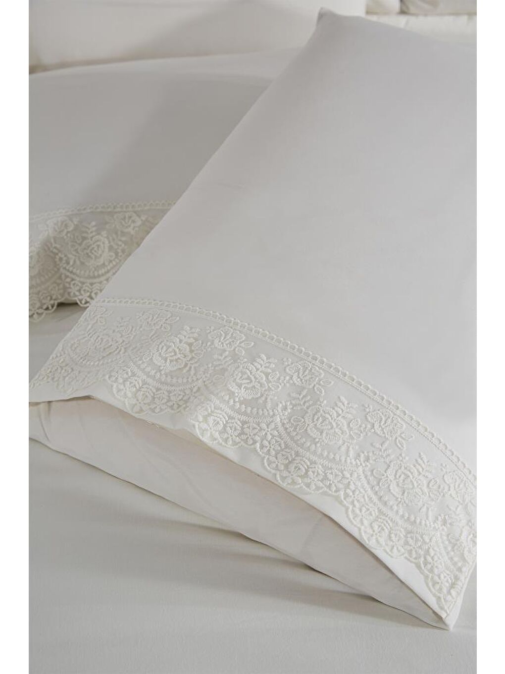 Karışık Fransız Güpürlü Kuris Nevresim Takımı Krem-5