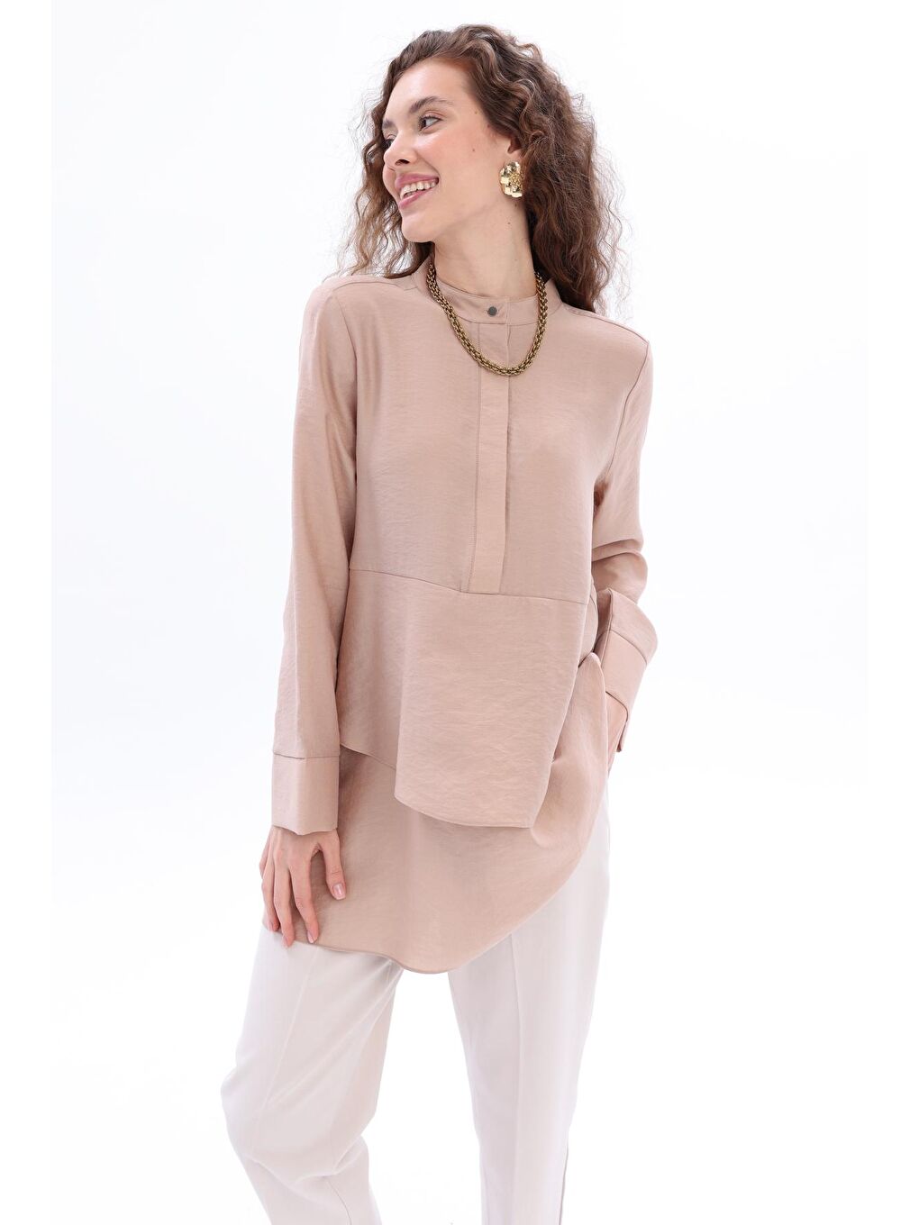 Bej Vizon Volanlı Hakim Yaka Yarım Patlı Tunik