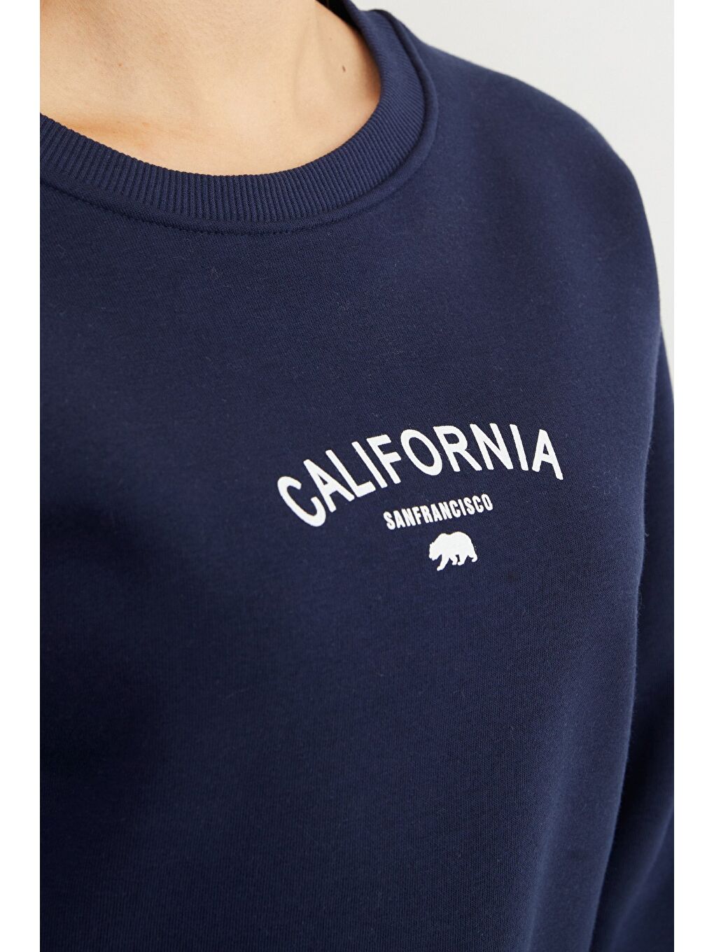 Lacivert 3 İplik California Yazı Baskılı Crop Sweatshirt-4
