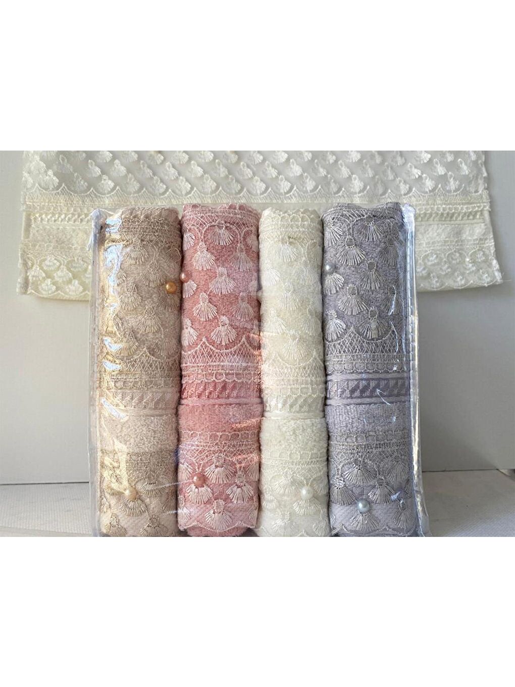 Karışık Derska 4lü Dantelli Çeyizlik Havlu Takımı-3