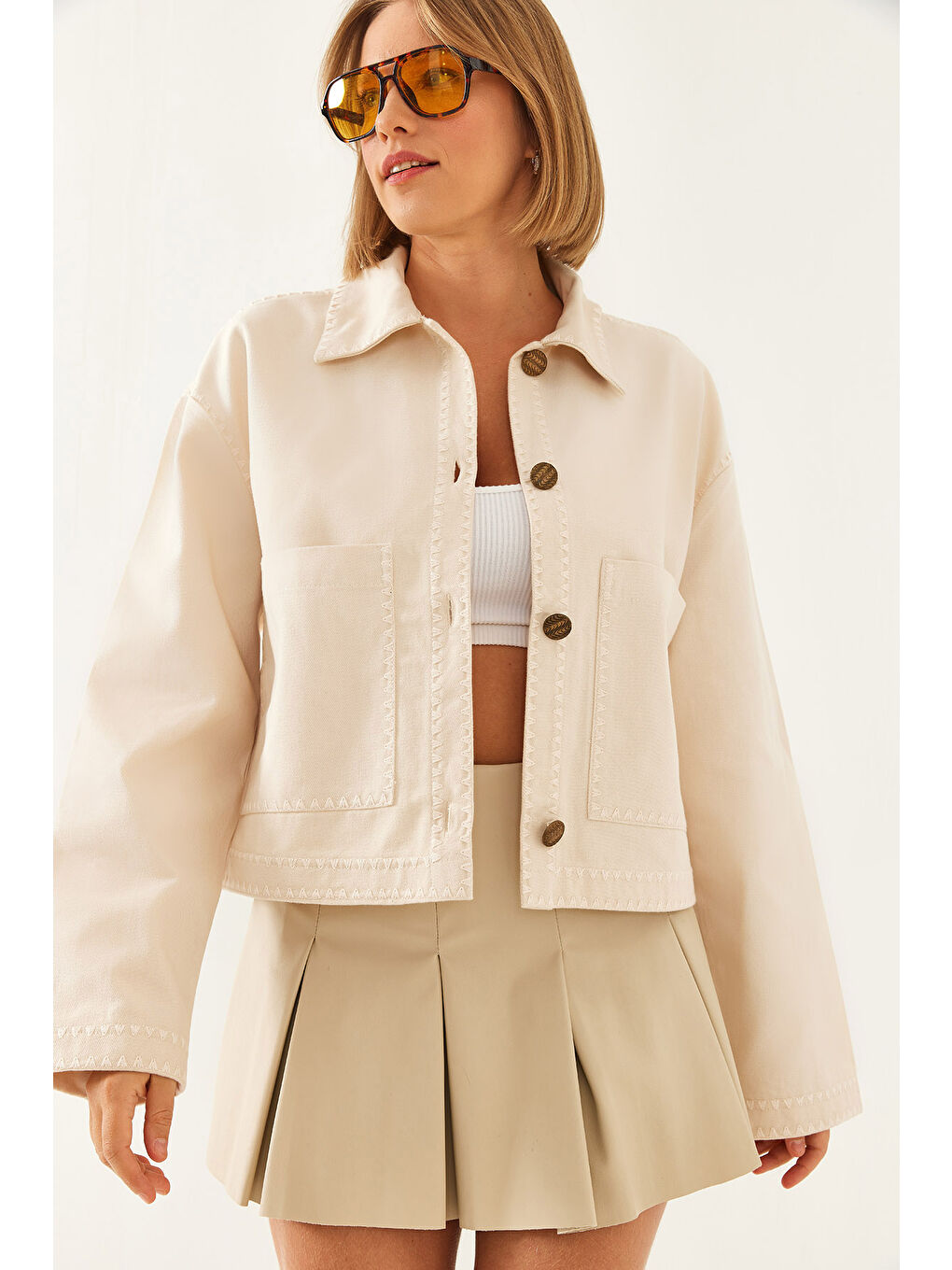 Bej Kadın İşlemeli Ceket MBMS