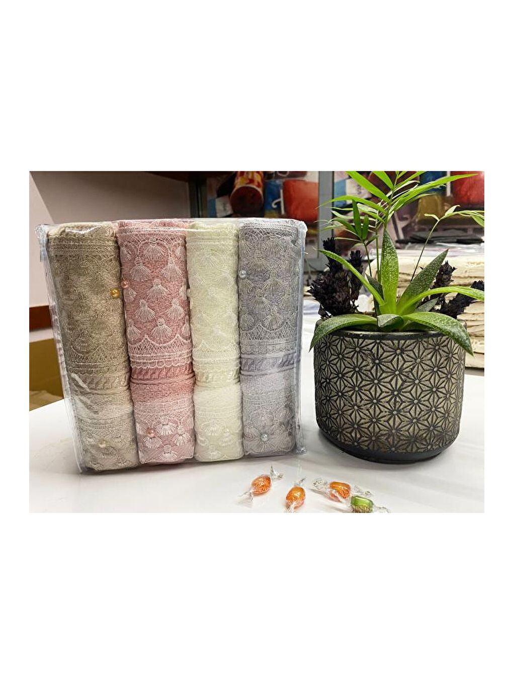 Karışık Derska 4lü Dantelli Çeyizlik Havlu Takımı-9