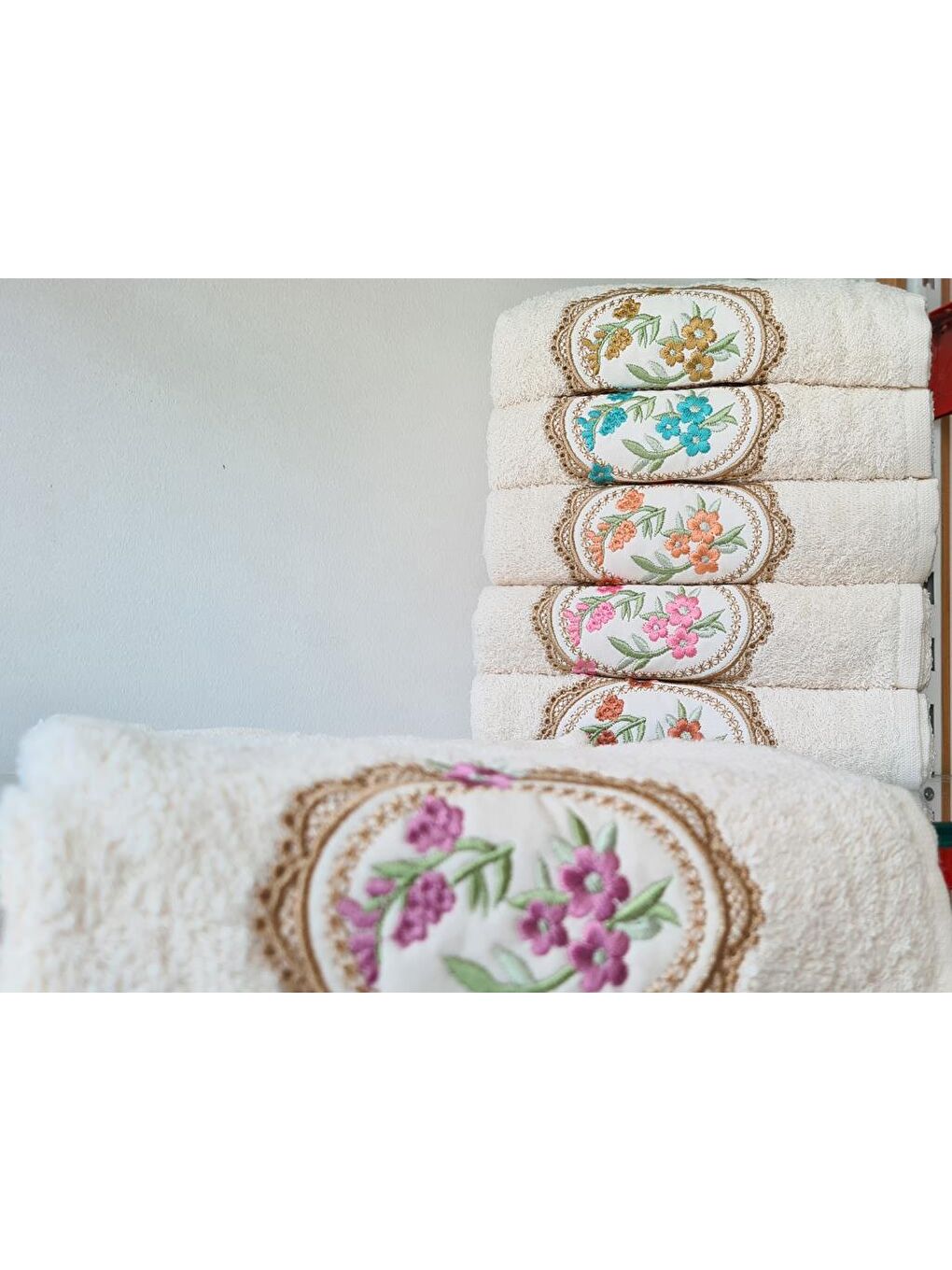 Karışık Gülistan Nakışlı 6 lı El Yüz Havlu Takımı-2