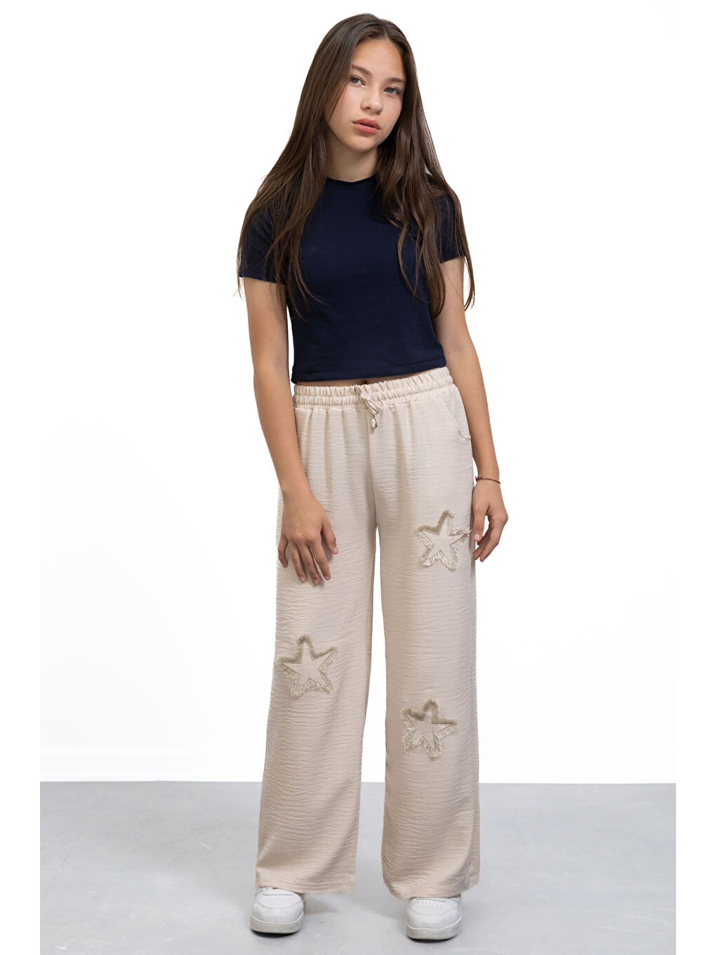Bej Yıldız Nakışlı Geniş Paça Rahat Kumaş Kız Çocuk Pantolon 21149-4