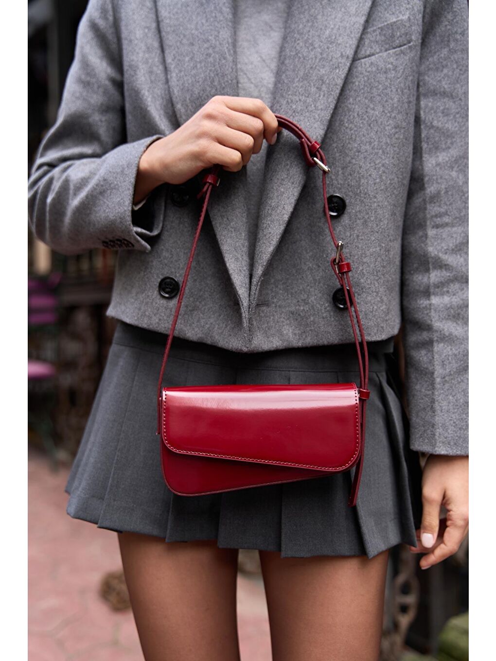 Mia Asimetrik Kesimli Kol Çantası Bordo