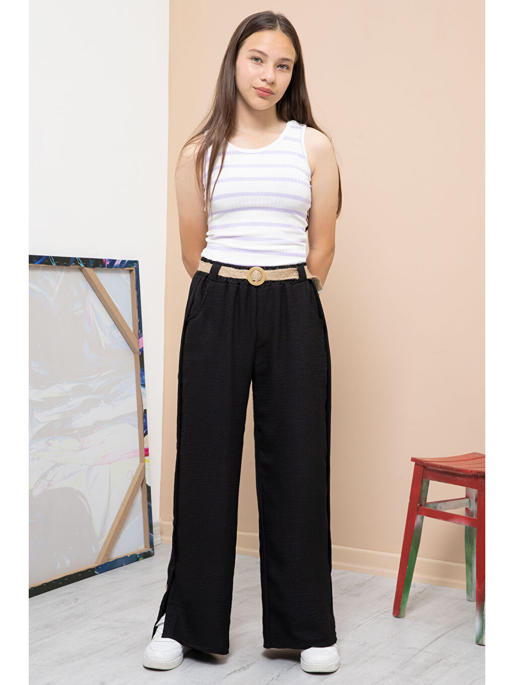 Siyah Düğme Detaylı Geniş Paça Kız Çocuk Kemerli Pantolon 21151-4