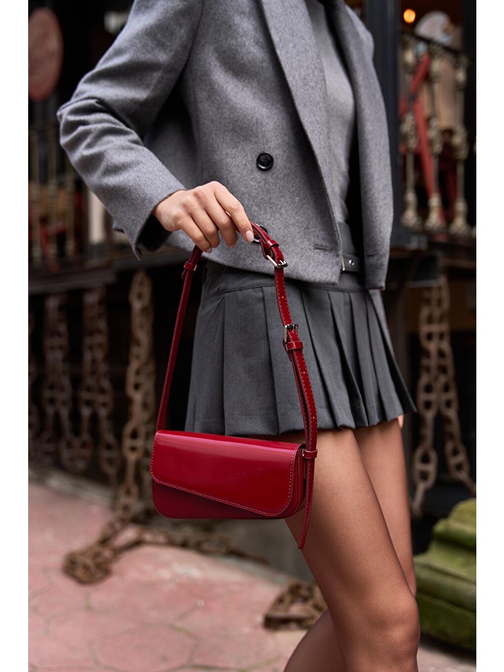 Mia Asimetrik Kesimli Kol Çantası Bordo-3