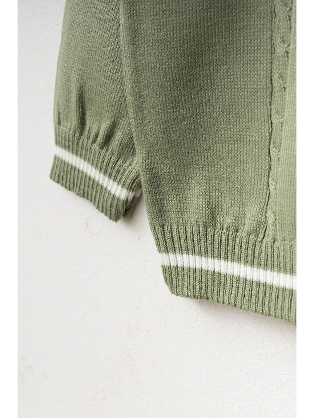 Haki Cepli Örgü Şeritli Şapkalı Triko Takım 4034-2