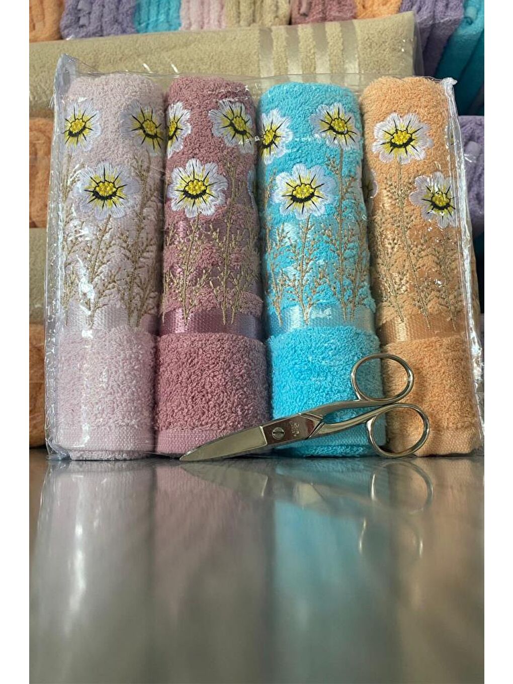 Karışık Daisy Soft 4lü Nakışlı Çeyizlik Havlu Takımı-2
