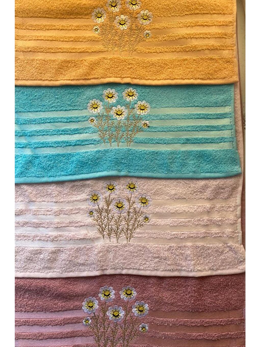 Karışık Daisy Soft 4lü Nakışlı Çeyizlik Havlu Takımı-3