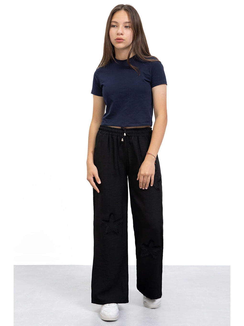 Siyah Yıldız Nakışlı Geniş Paça Rahat Kumaş Kız Çocuk Pantolon 21146