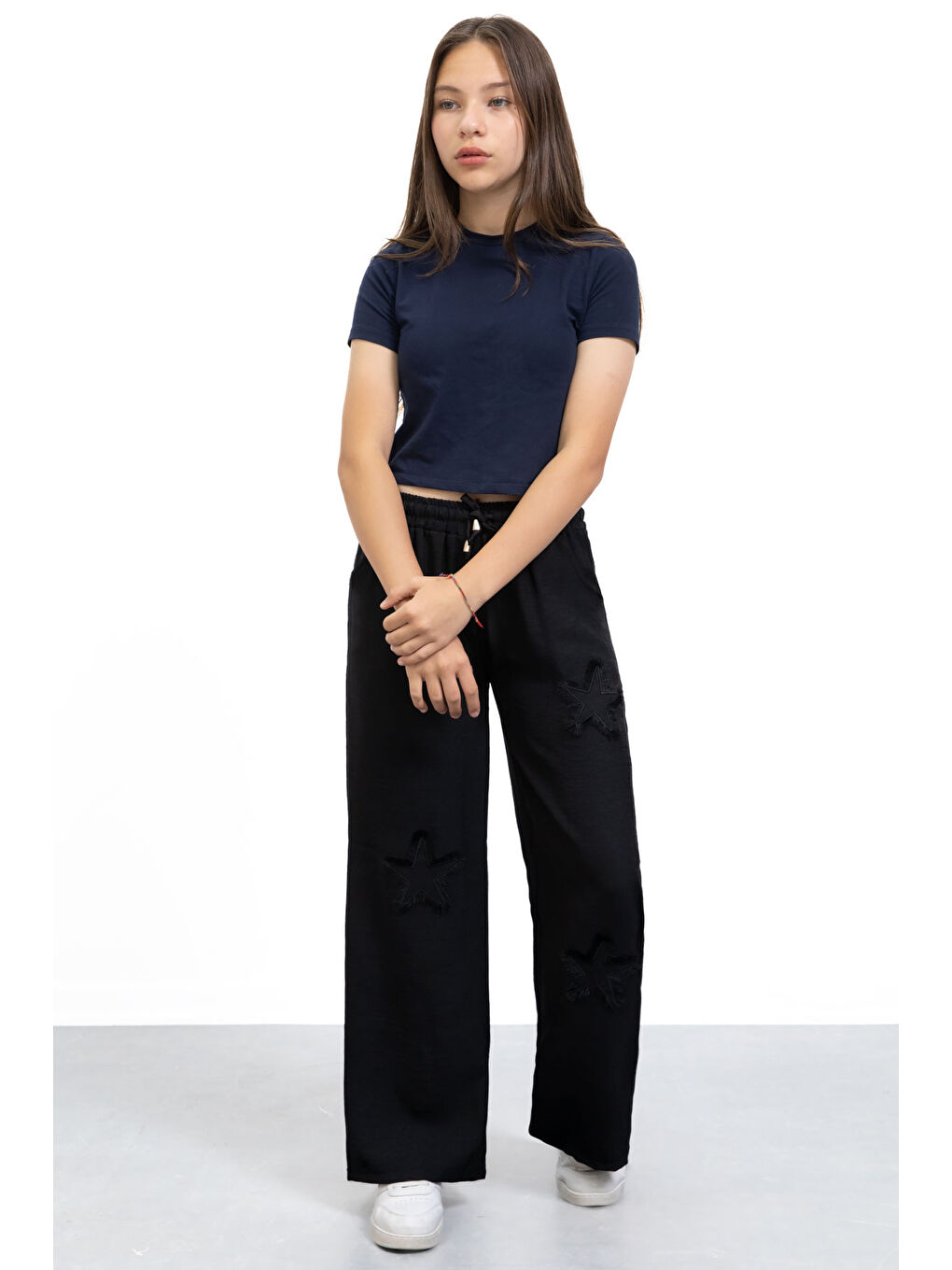 Siyah Yıldız Nakışlı Geniş Paça Rahat Kumaş Kız Çocuk Pantolon 21146-3