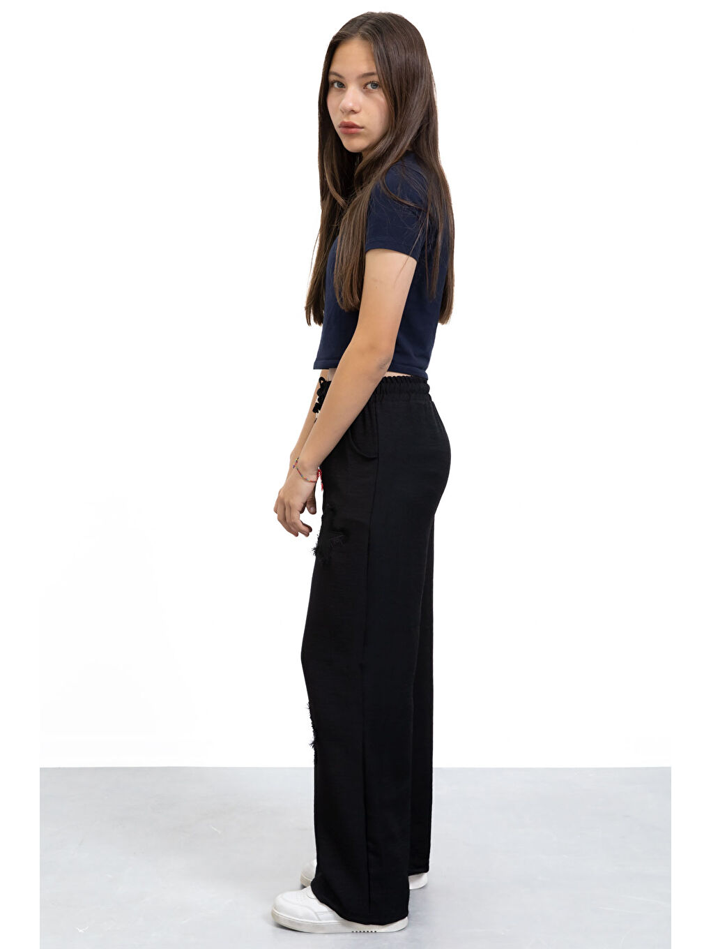 Siyah Yıldız Nakışlı Geniş Paça Rahat Kumaş Kız Çocuk Pantolon 21146-4