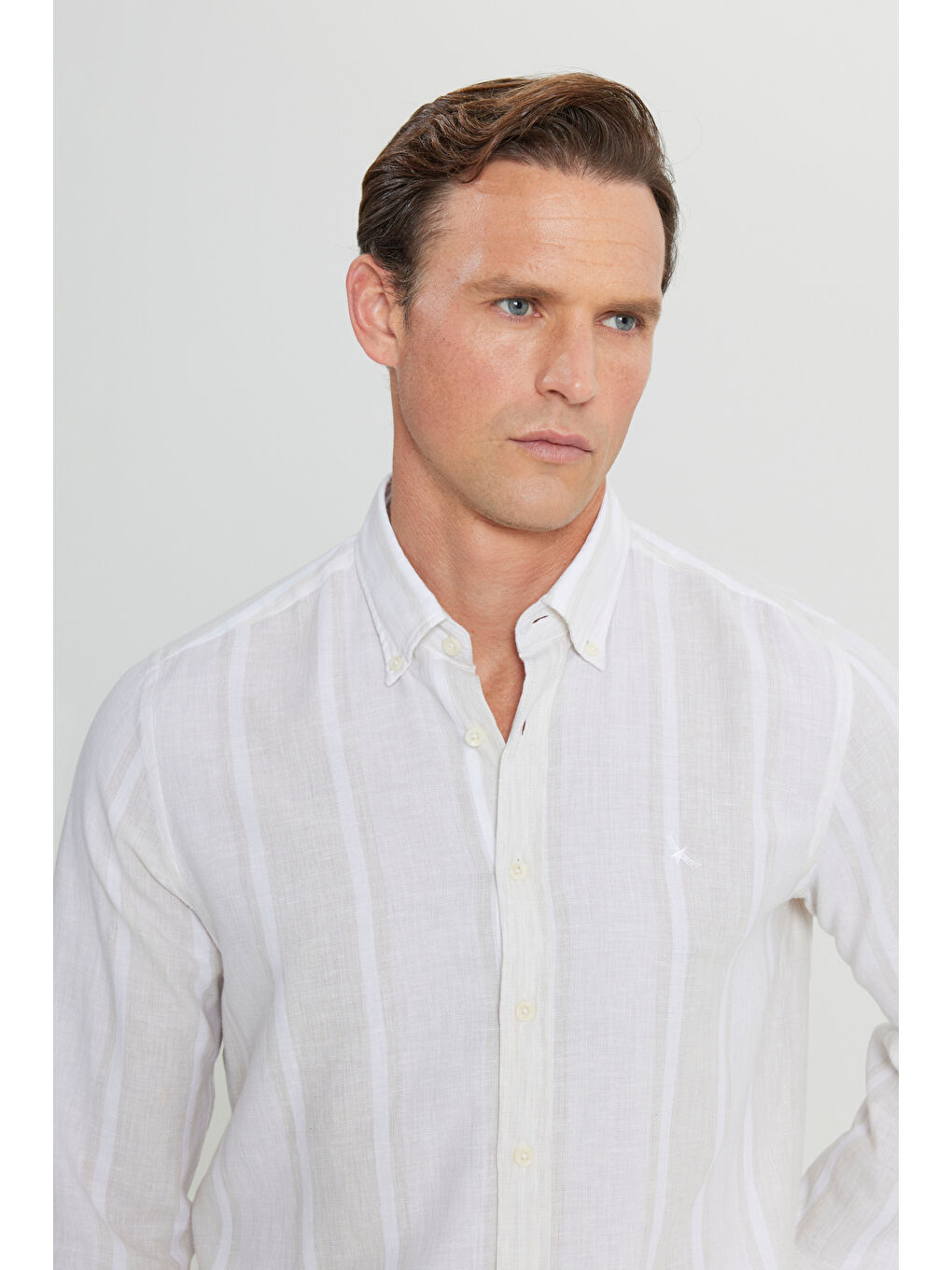 Erkek Bej-Ekru Pamuklu Keten Slim Fit Dar Kesim Düğmeli Yaka Çizgili Gömlek-3