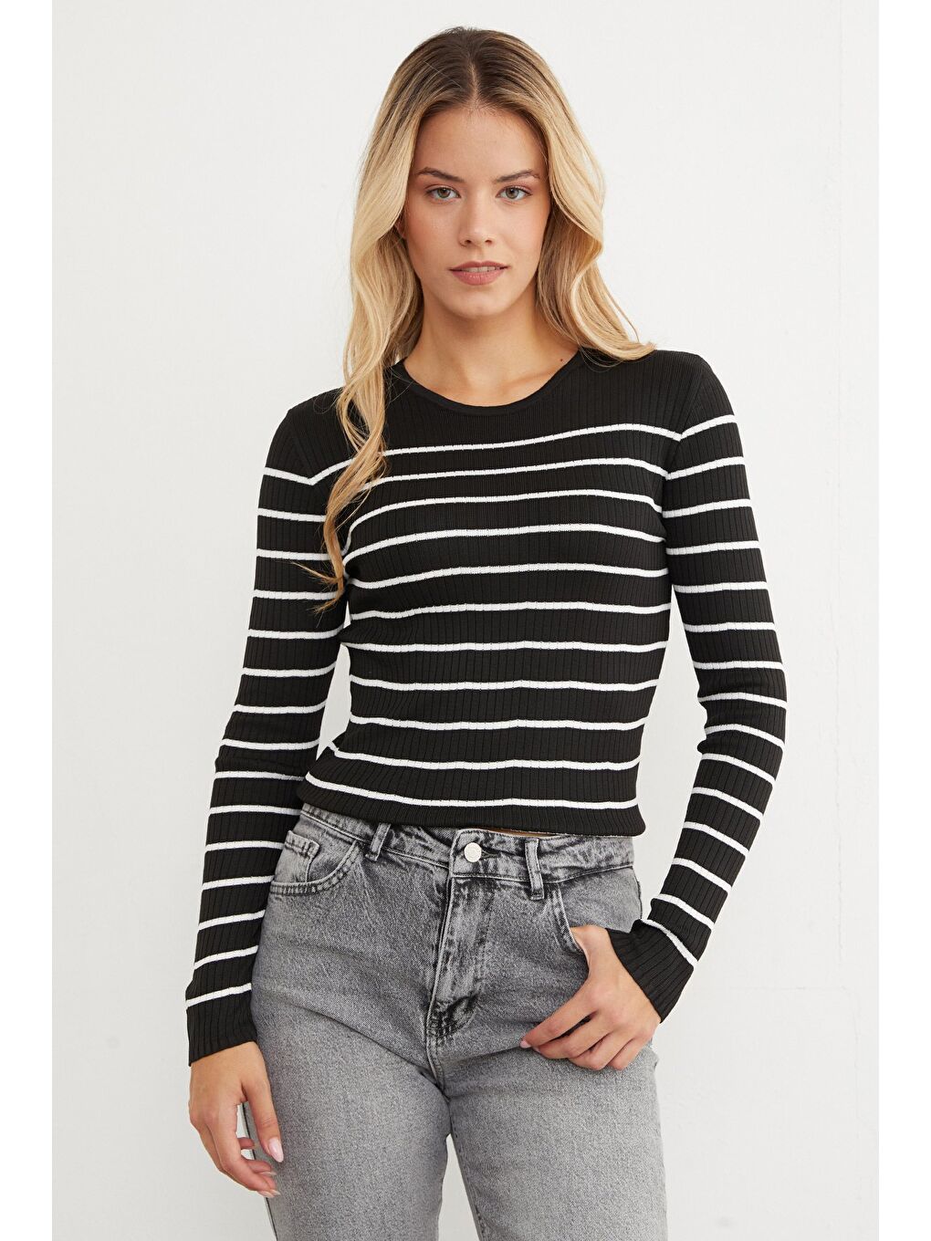 Siyah Fitilli Çizgili Triko Kazak-2