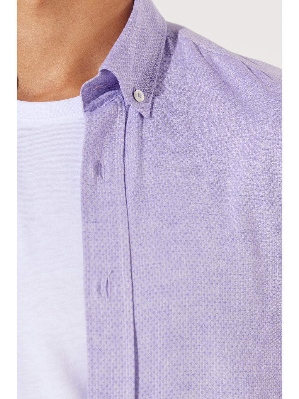 Erkek Lila Slim Fit Dar Kesim Düğmeli Yaka Pamuklu Armürlü Keten Gömlek-4
