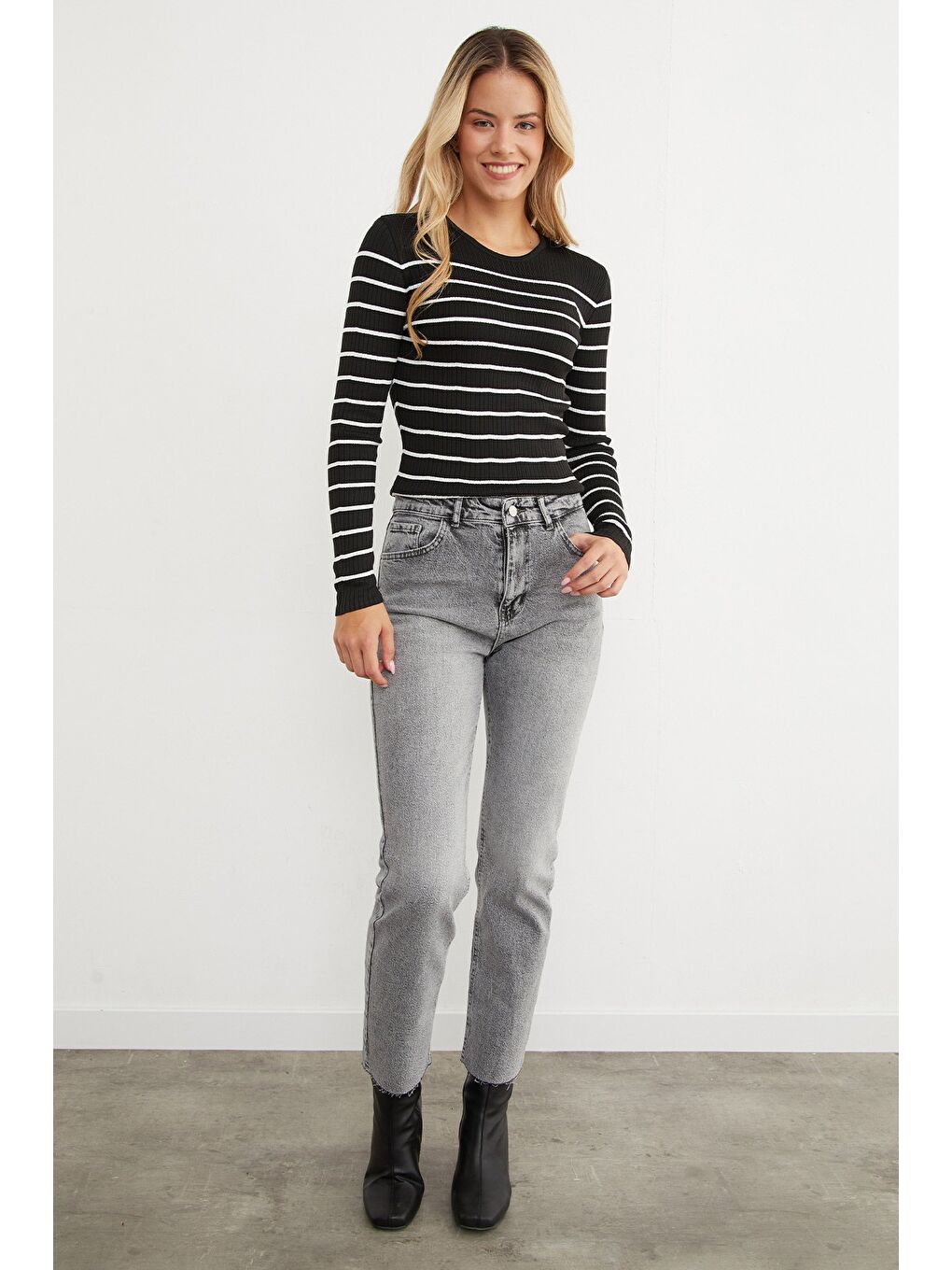 Siyah Fitilli Çizgili Triko Kazak-3