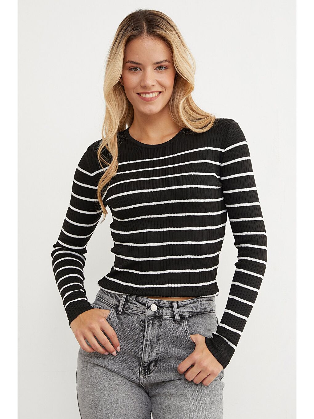 Siyah Fitilli Çizgili Triko Kazak-4