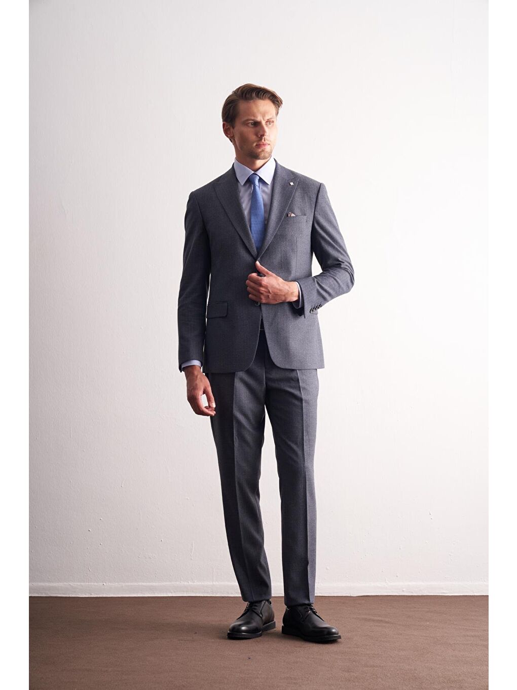 Koyu Lacivert Kırlangıç Yaka Çizgili Desen Slim Fit 6 Drop Takım Elbise 1001255166-1