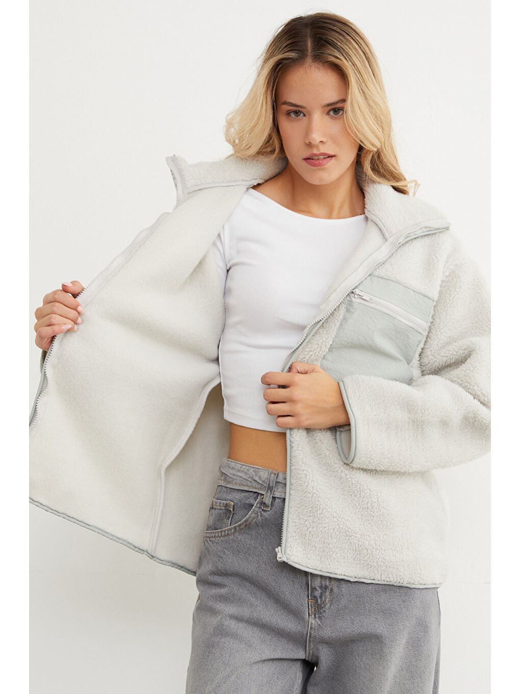 Gri Fermuarlı Tek Cepli Dik Yaka Pelüş Mont-4