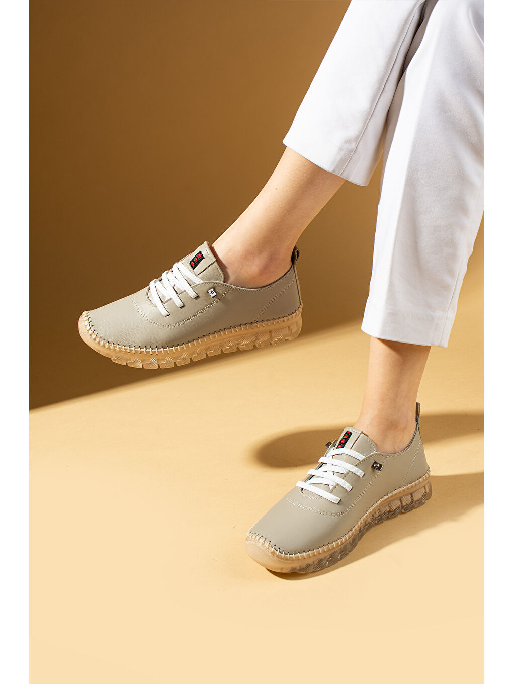 Bej Hakiki Deri Hafif Comfort Taban Lastikli Kadın Spor Ayakkabı 59-680-25-1