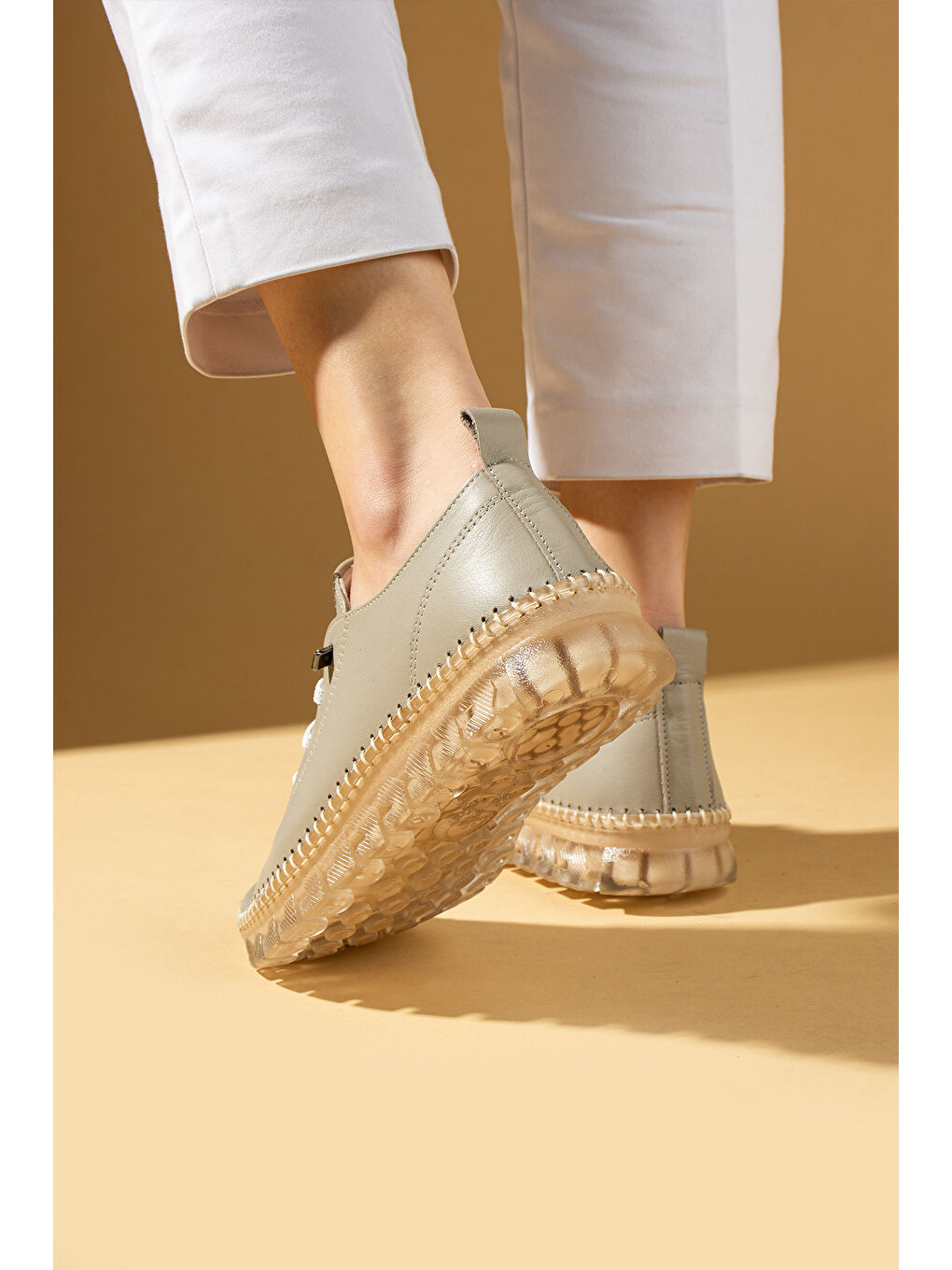 Bej Hakiki Deri Hafif Comfort Taban Lastikli Kadın Spor Ayakkabı 59-680-25-2