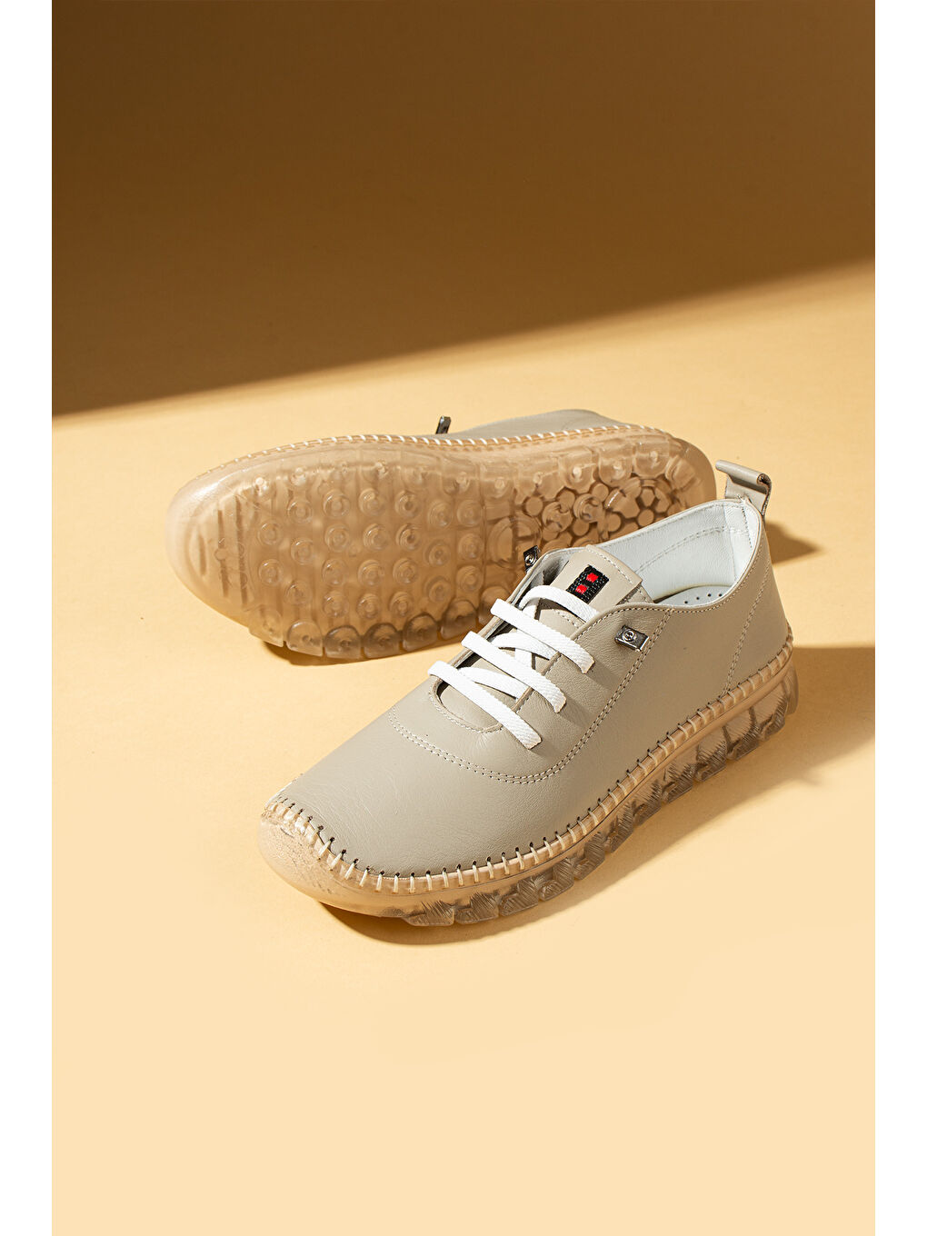 Bej Hakiki Deri Hafif Comfort Taban Lastikli Kadın Spor Ayakkabı 59-680-25-3