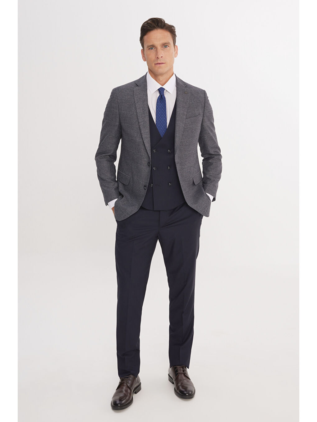 Mavi Erkek Koyu Lacivert-Beyaz Slim Fit Mono Yaka Kareli Kapak Cepli Yelekli Takım Elbise-1