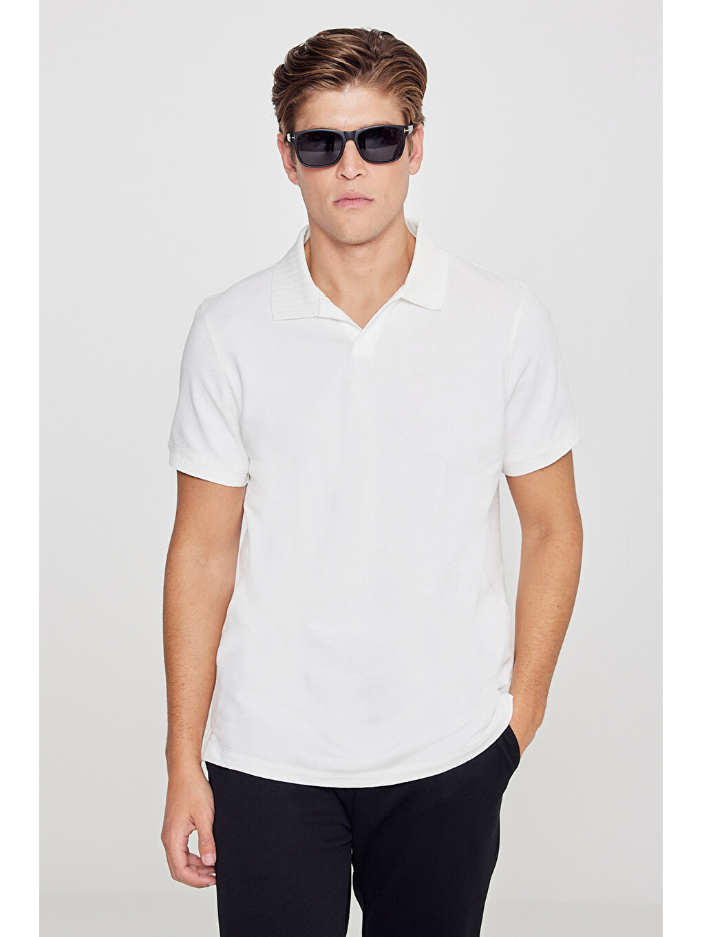Erkek Ekru %100 Pamuk Slim Fit Dar Kesim Polo Yaka Jakarlı Tişört