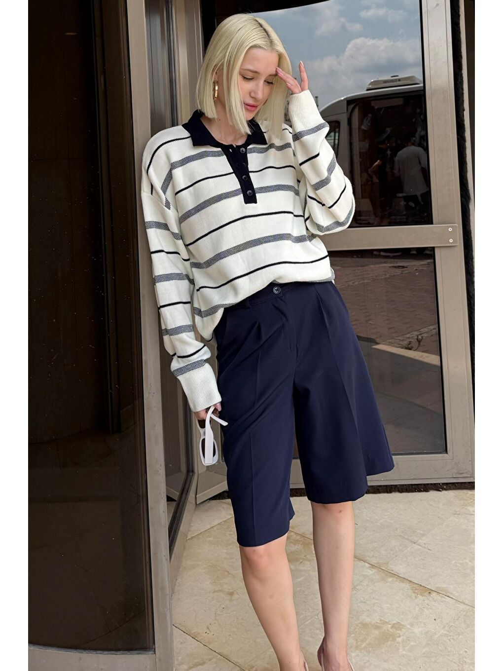 Beyaz Kemik Rengi Çizgili Polo Yaka Kadın Kazak Mg2476-6