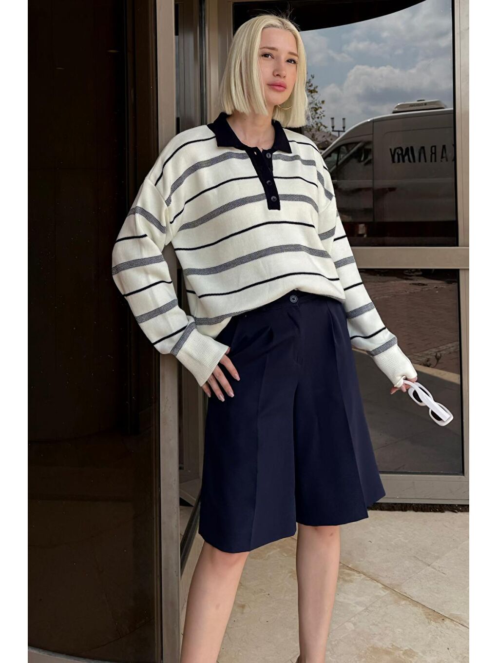 Beyaz Kemik Rengi Çizgili Polo Yaka Kadın Kazak Mg2476-7