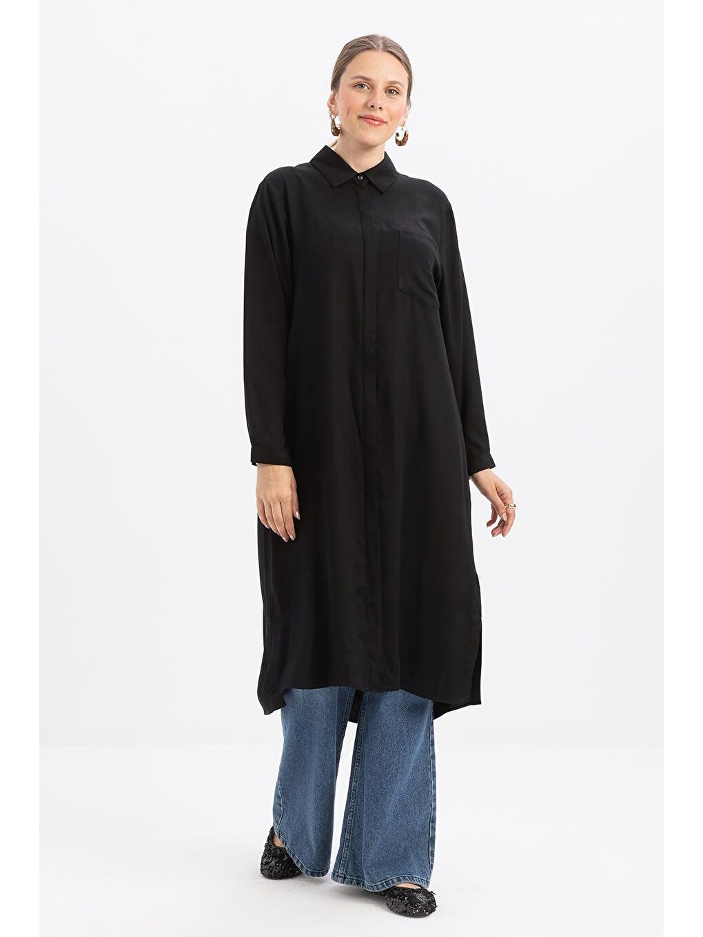 Siyah-Yırtmaçlı Cepli Uzun Gömlek